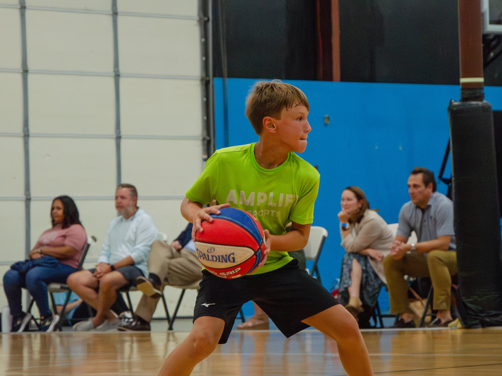 Youth basketball training at Amplify Sports